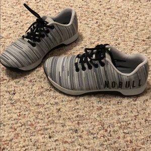 No Bull gray linear size 7